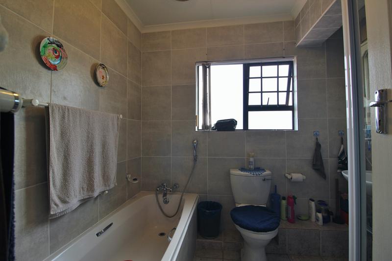5 Bedroom Property for Sale in Fraaiuitsig Western Cape